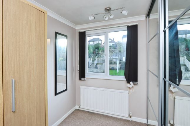 52, Crispin Drive, Sheffield photo 3
