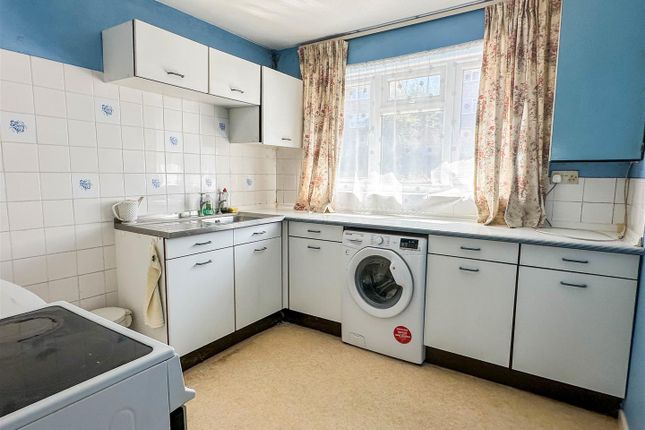 5, Park Road, Malmesbury photo 2