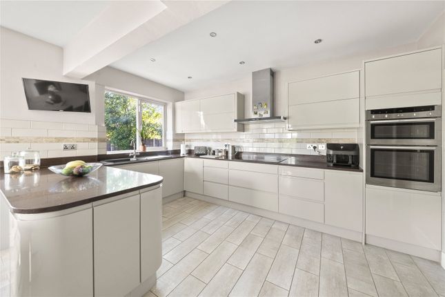 15, Thornhill Road, Uxbridge photo 2