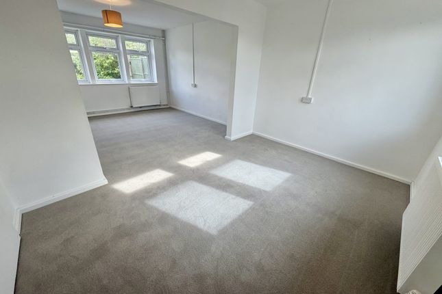 101, Marl Close, Yeovil photo 4