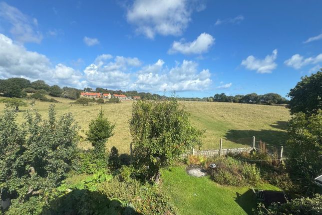 15, Station Lane, Scarborough photo 4