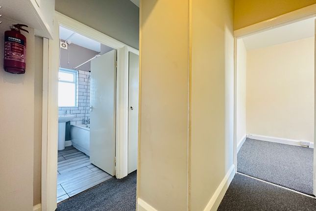 Flat 2, Torrington Court, North Road East, Plymouth photo 2
