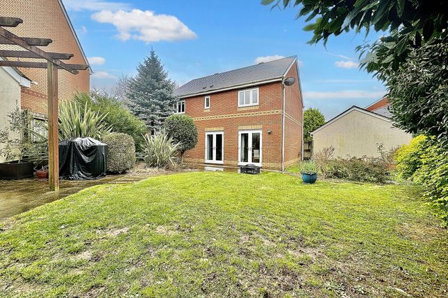 Detached house for sale in Ragnall Close, Thornhill
