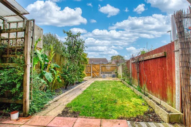 End terrace house for sale in Paxton Close, Hedge End, Southampton