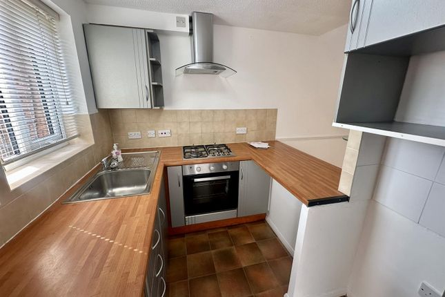 12, Leacey Court, Gloucester photo 2