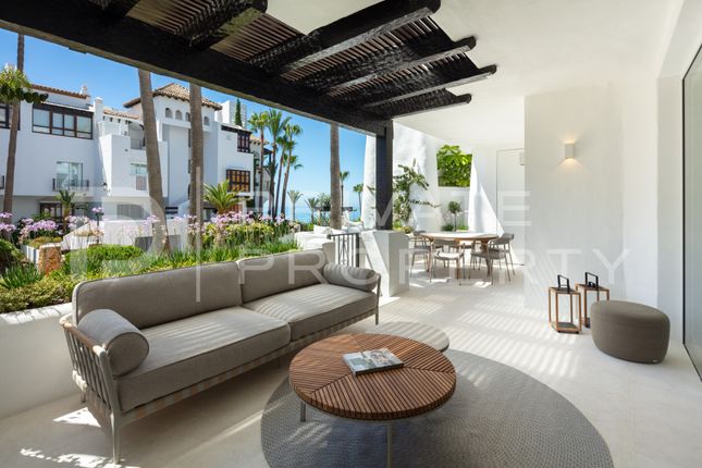 Apartment for sale in Marina De Puente Romano, Marbella Golden Mile, Marbella