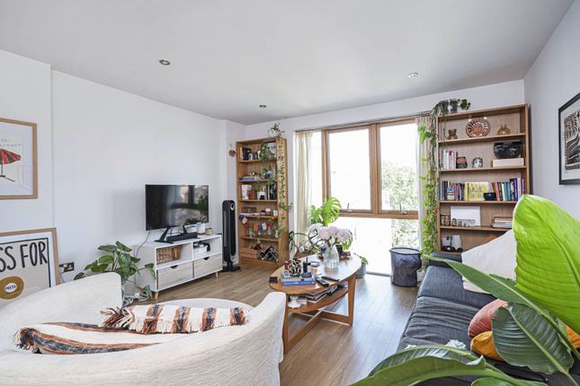 Thumbnail Flat for sale in Old Bethnal Green Road, Bethnal Green, London