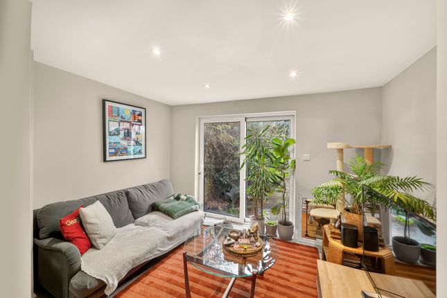 27a, Stavordale Road, London photo 2