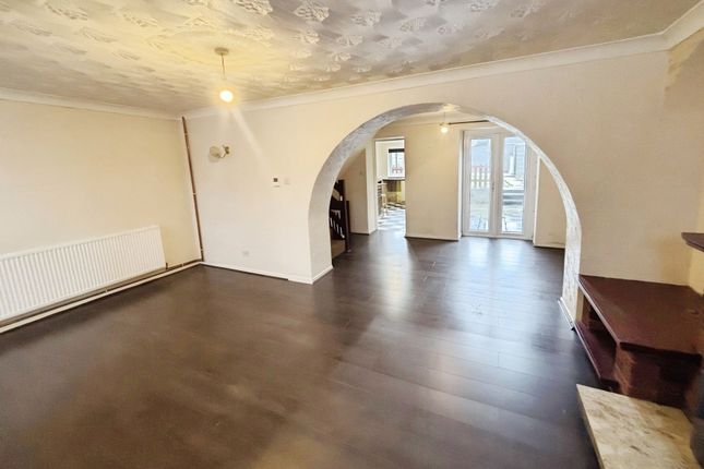 6, Glan Yr Afon, Llanelli photo 4