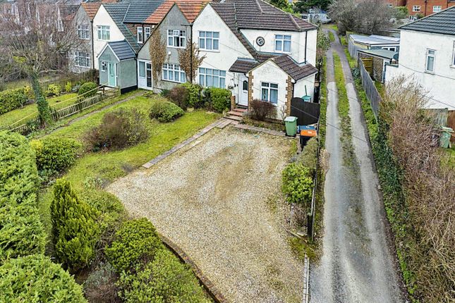 Thumbnail End terrace house for sale in London Road, Dunstable