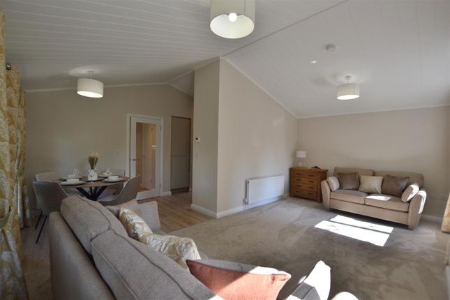 7, Woodland Rise, Grange Estate, Fleet photo 4