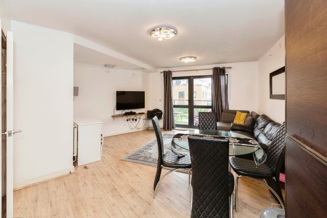 Flat for sale in Parham Drive, Ilford