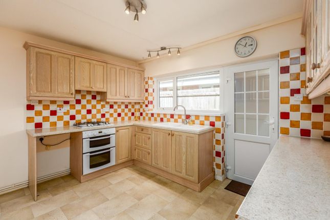 26, Northlands Park, Swansea photo 3