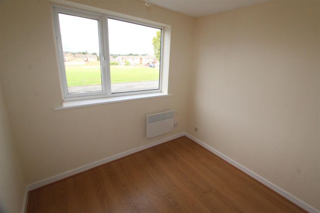 Flat 332, Brackendale Shopping Centre, Willenhall photo 5