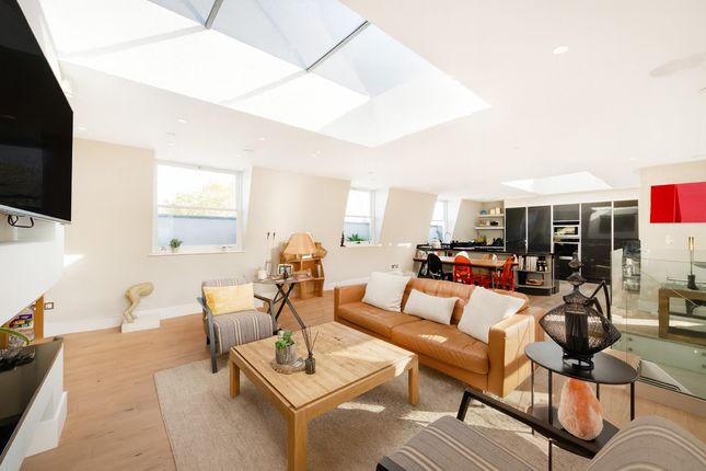 Flat Flat 4, 72, Warwick Gardens, London photo 2