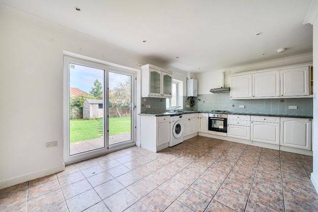 50 Tavistock Road, Edgware photo 3