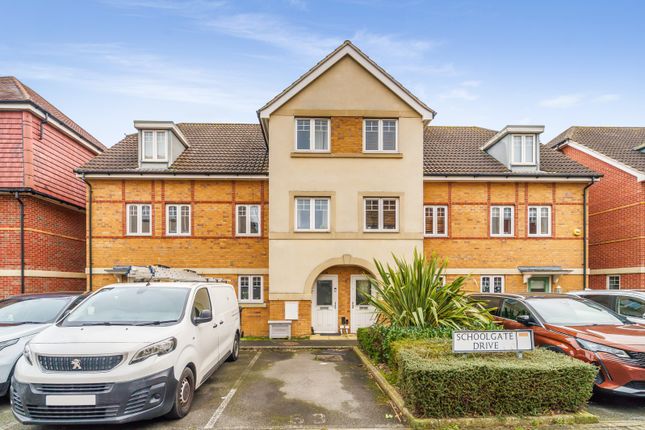 27 Schoolgate Drive, Morden, SM4 5BF - listing photo