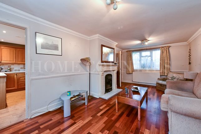 21, Holly Drive, Potters Bar photo 4