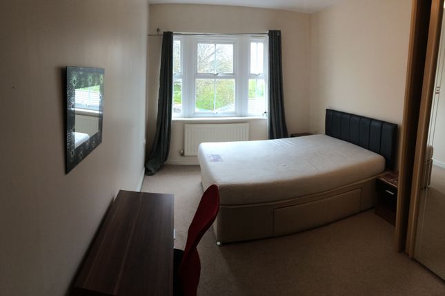 3 Tuke Grove, Room 4, Wakefield, Wakefield photo 2
