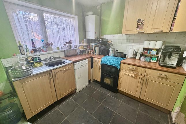 26, Barn Croft, Birmingham photo 3