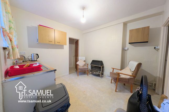 8 Penybryn Terrace, Mountain Ash photo 2