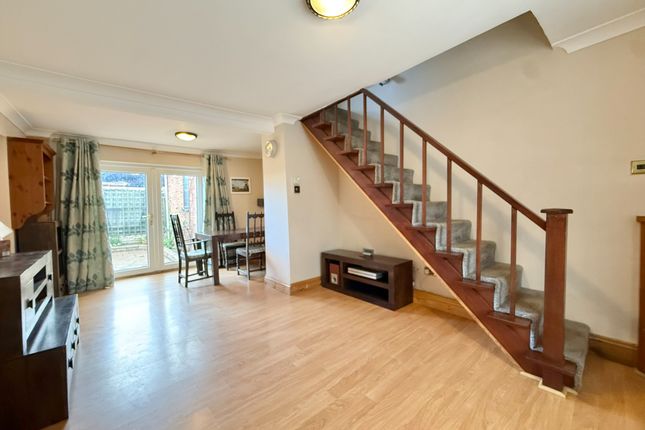 Grebe Cottage, Staithe Road, Great Yarmouth photo 3