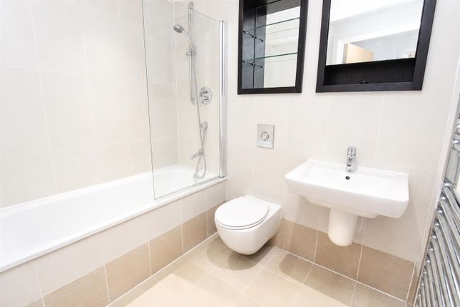 80 La Salle, Leeds photo 5