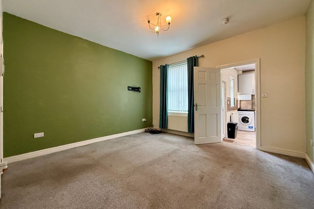 13 Queen Street, Normanton photo 3