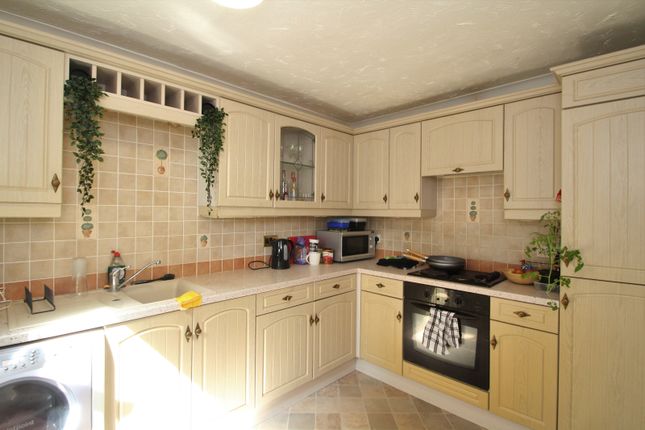 7 Sandywood Court,, Outwood Lane, Leeds photo 3