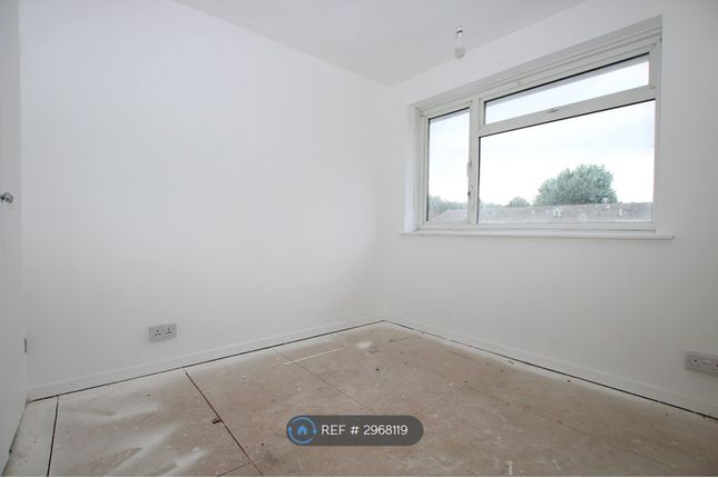Honeysuckle Court, Sittingbourne photo 5