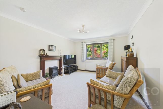 12, Huntsmead, Northampton photo 3