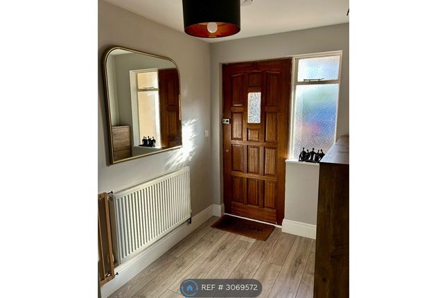 Hall Road, Isleworth photo 4