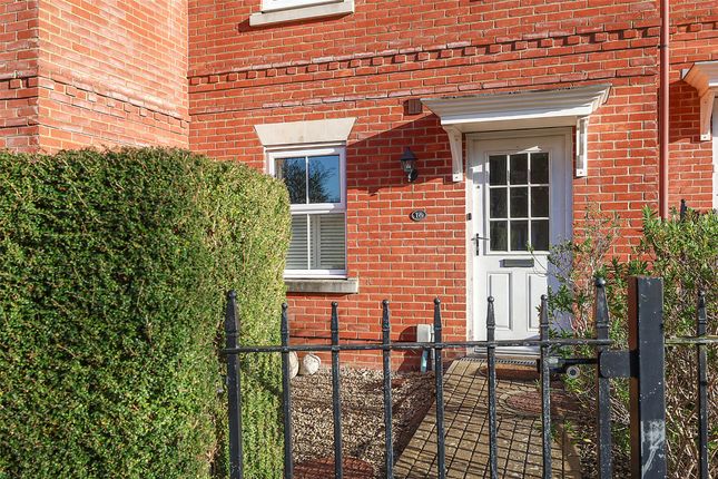 16, Blanford Mews, Surrey photo 3