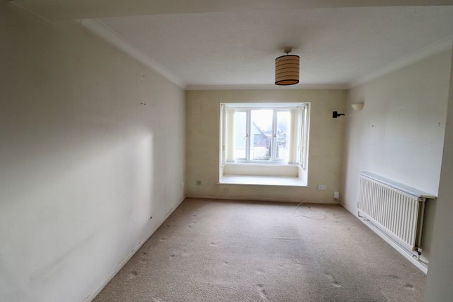 76, Basildon photo 5