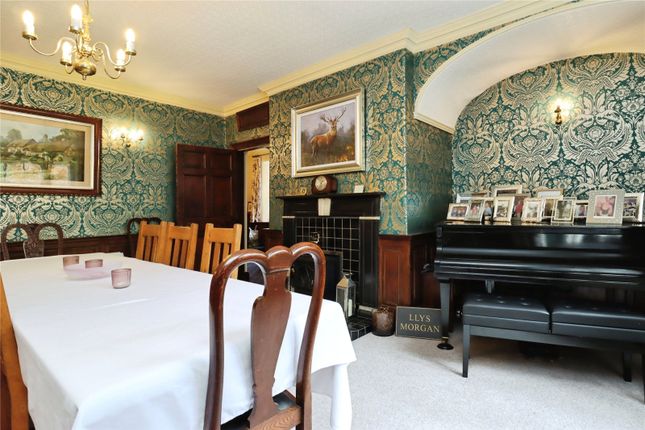 Llys Morgan,, Llanrhaeadr Ym Mochnant, Powys photo 3