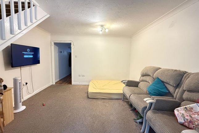 8, Florence Elson Close, Manor Park photo 3