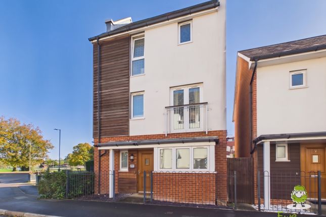 4-bed detached on Mallory Road, Basingstoke, £415,000