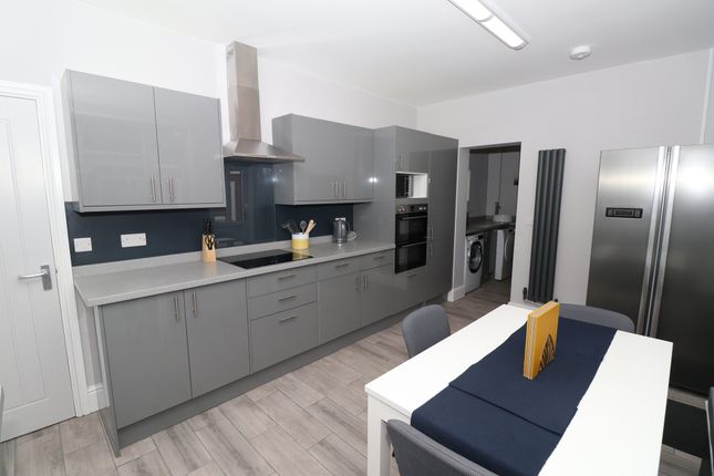 Room 5, 60 Derrington Ave, Crewe, Cheshire photo 4