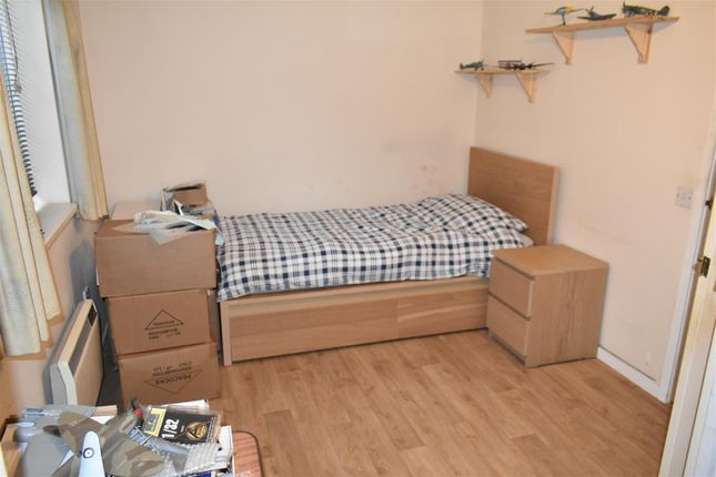125, Great Meadow Road, Bristol photo 4