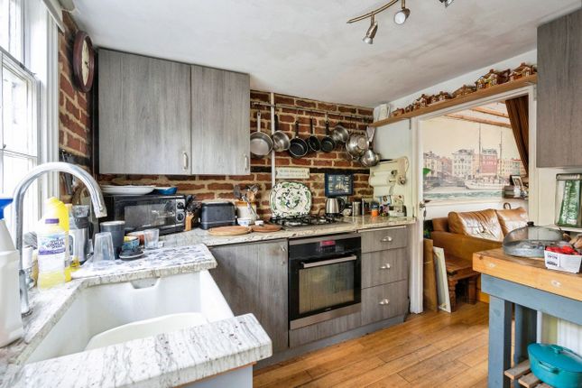 Woodfield Lane, Ashtead photo 4