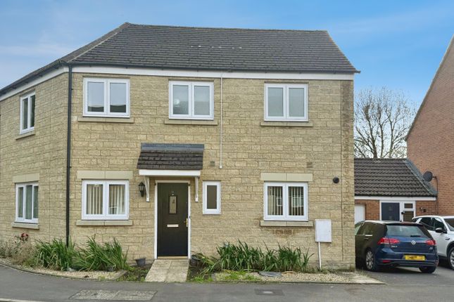 3-bed semi-detached on Swaledale Road, Warminster, £298,000