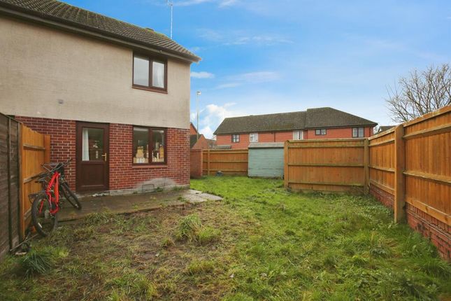 12, Worcester Drive, DIDCOT photo 2