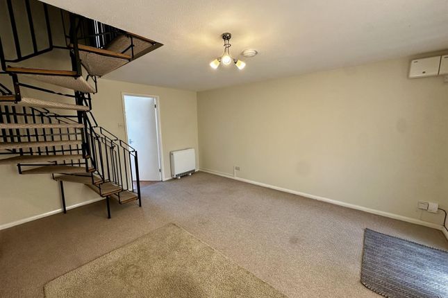 25, Bradbury Close, Chippenham photo 5