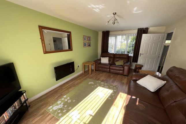 2, Cordell Close, Abergavenny photo 3