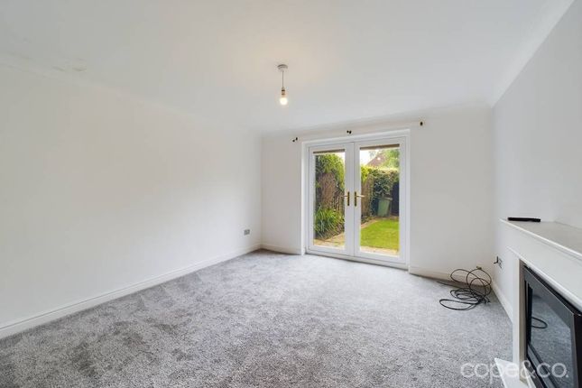 22, Oak Tree Close, Alfreton photo 3