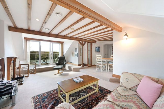 Flat 5, 68, Grove Park Road, London photo 4