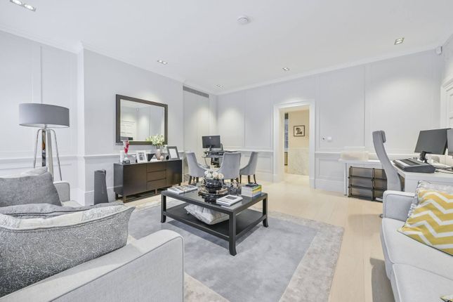 Thumbnail Flat for sale in Warwick Court, Holborn, London