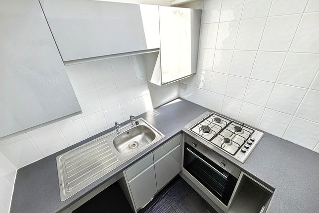 29 Stott Terrace, Bradford photo 5