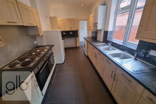 Semi-detached house to rent in Oxford Street, Leamington Spa