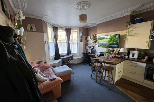 1-bed flat on 147 North Road, Bristol, £325,000